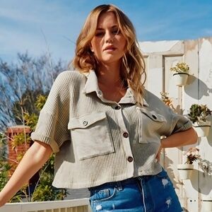 Relaxed Short-Sleeve Knit Jacket in Ston3